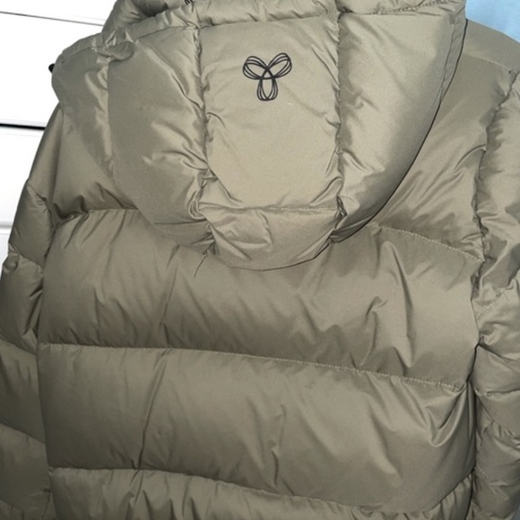 Army green super puff shorty - Picture 2 of 7